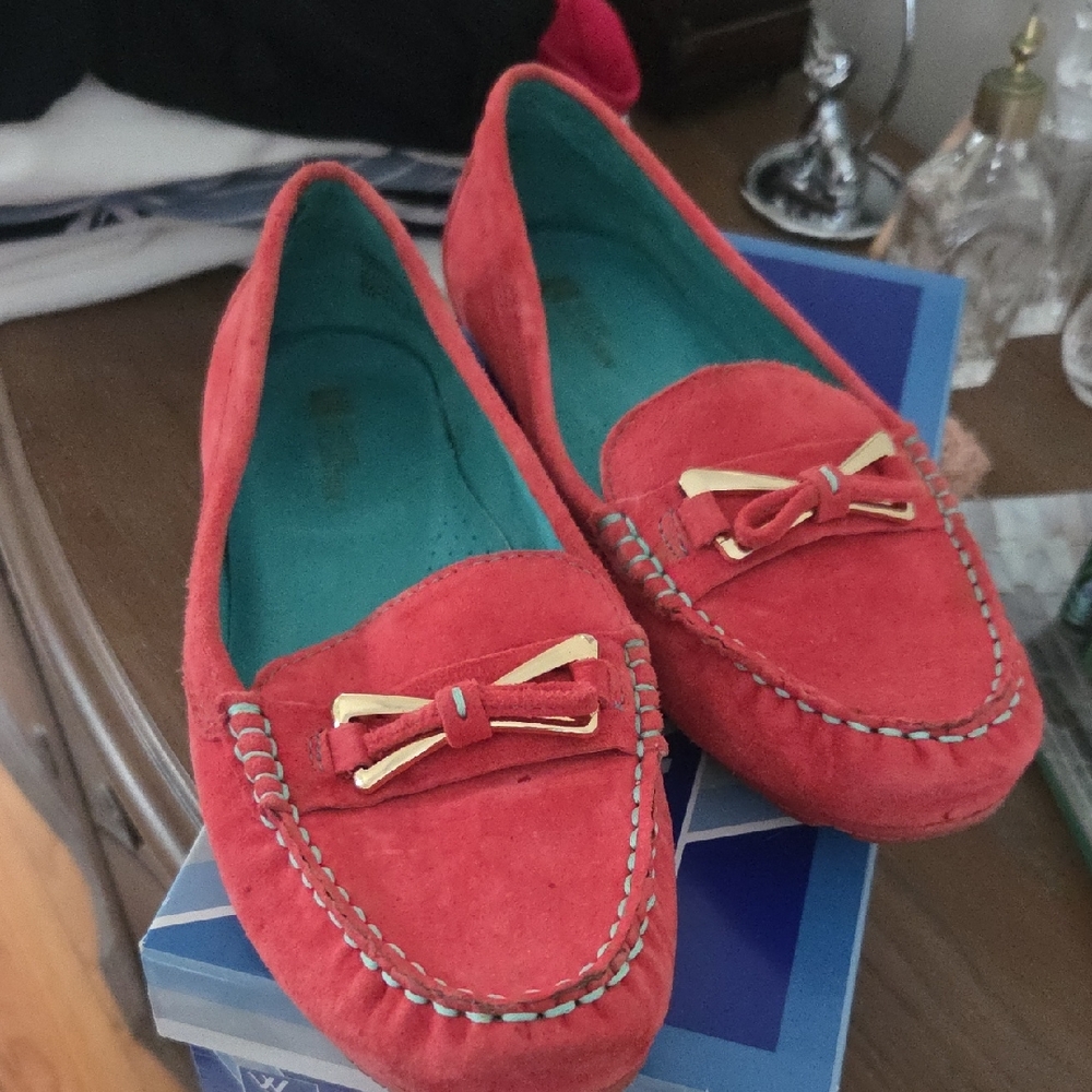 White Mountain Coral Suede Loafers with Bow